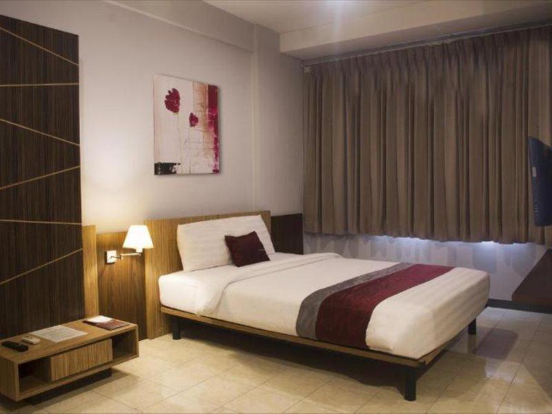 Valore Hotel Cimahi Buitenkant foto