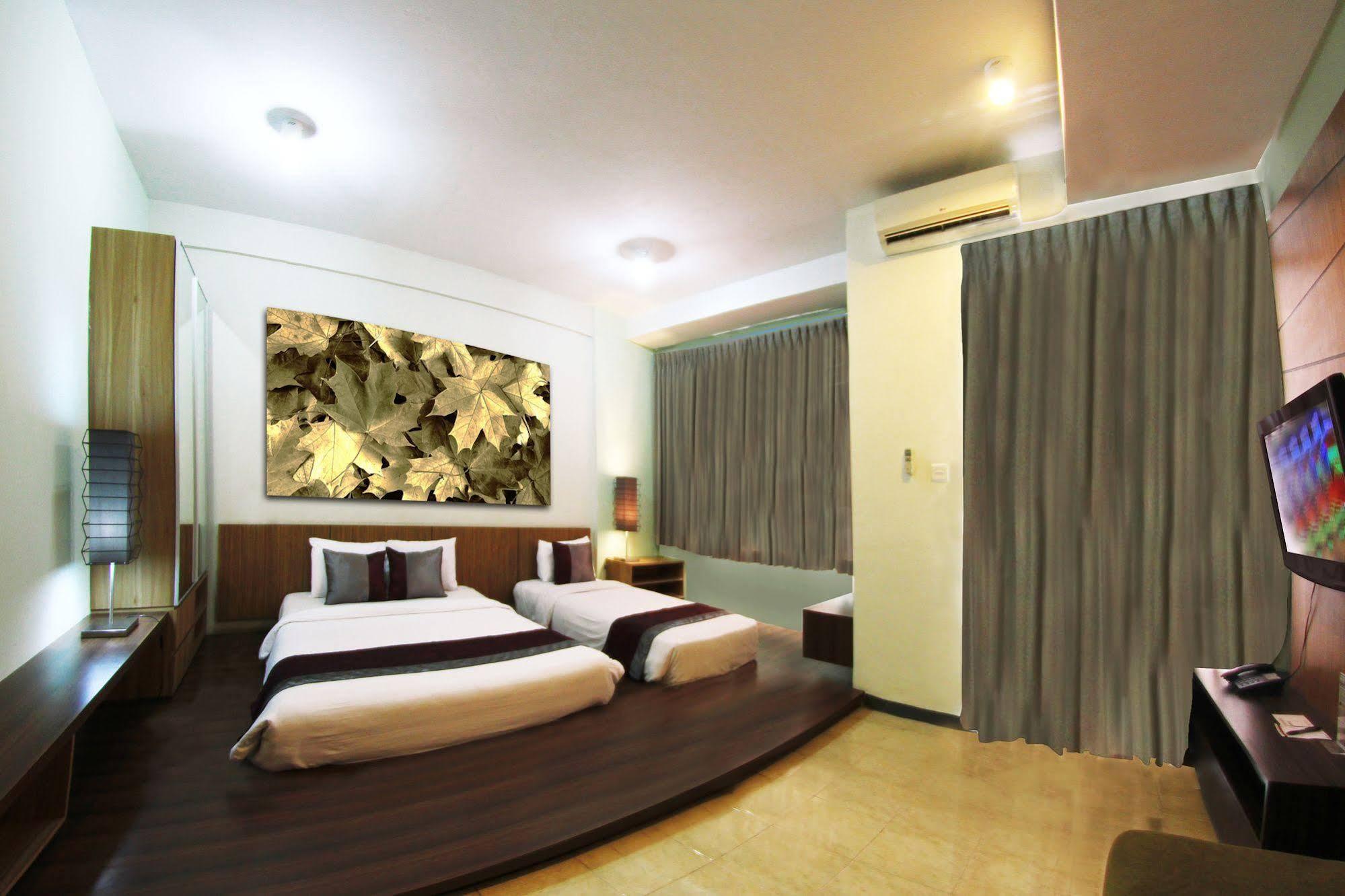 Valore Hotel Cimahi Buitenkant foto