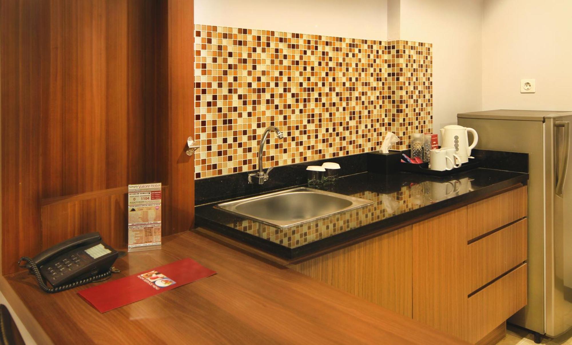 Valore Hotel Cimahi Buitenkant foto