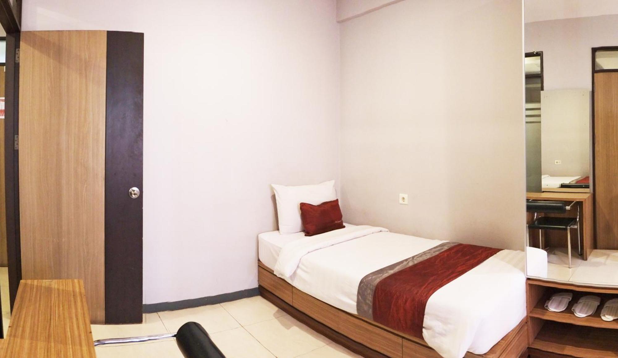 Valore Hotel Cimahi Buitenkant foto