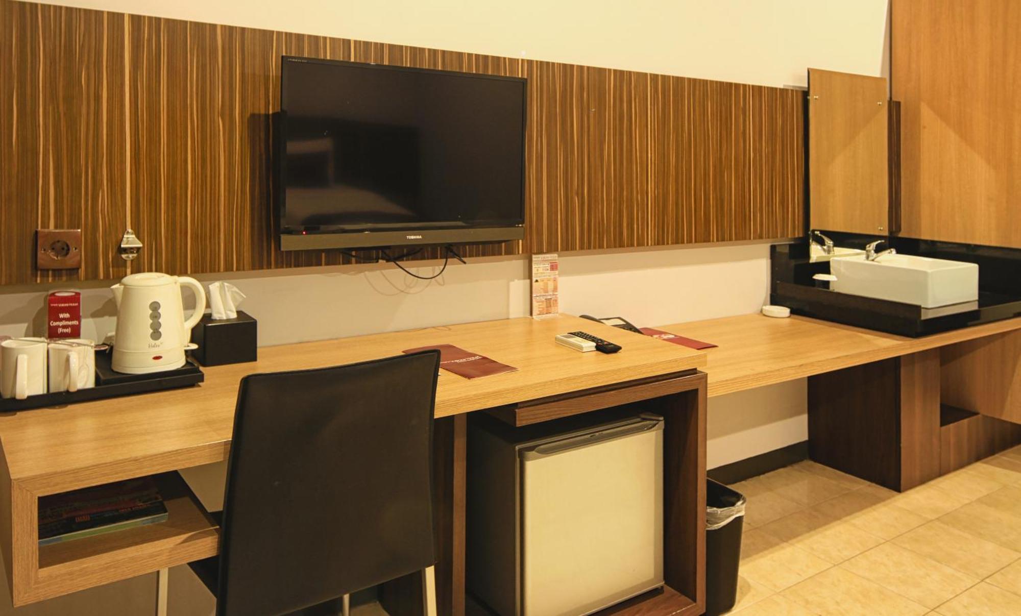Valore Hotel Cimahi Buitenkant foto