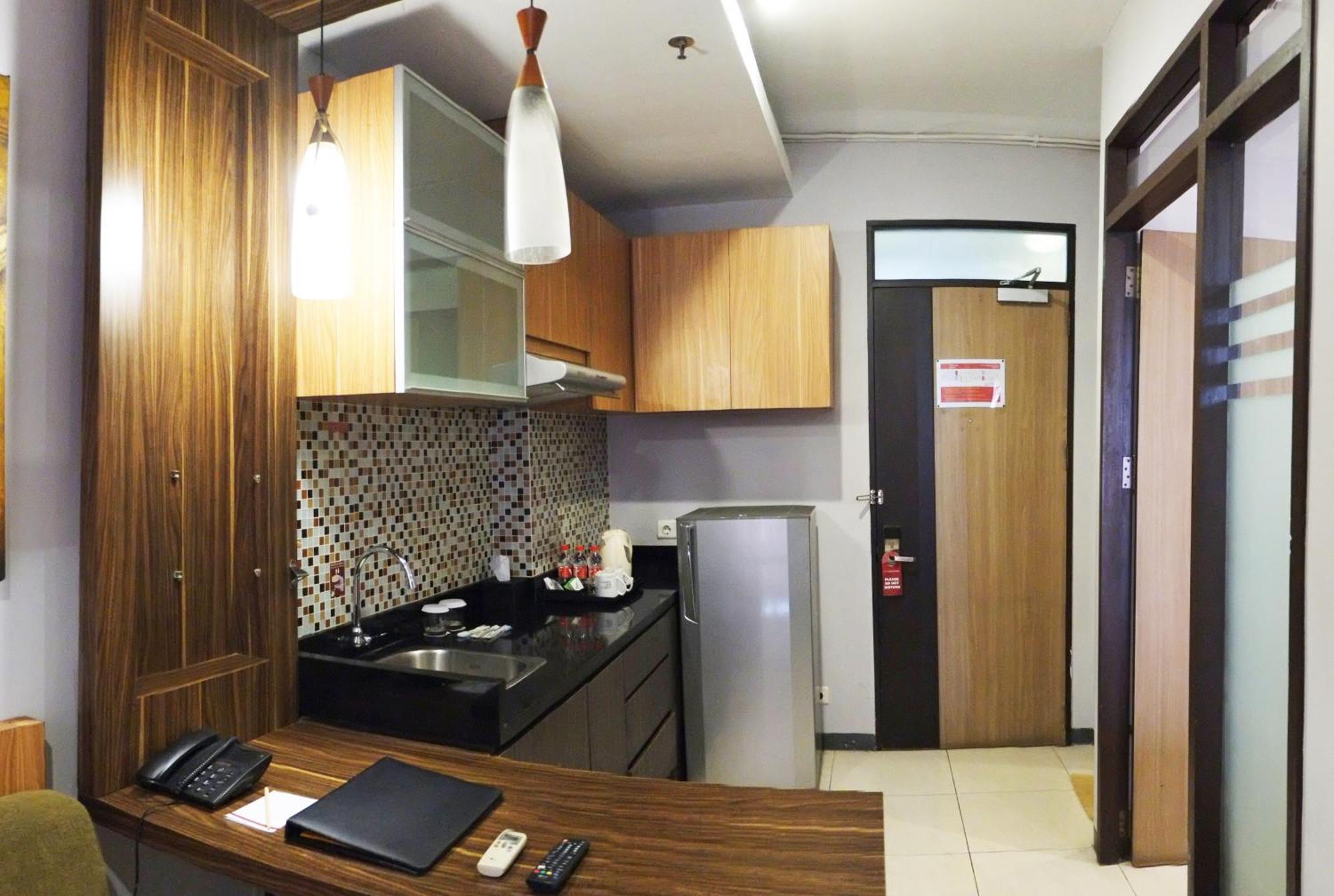 Valore Hotel Cimahi Buitenkant foto