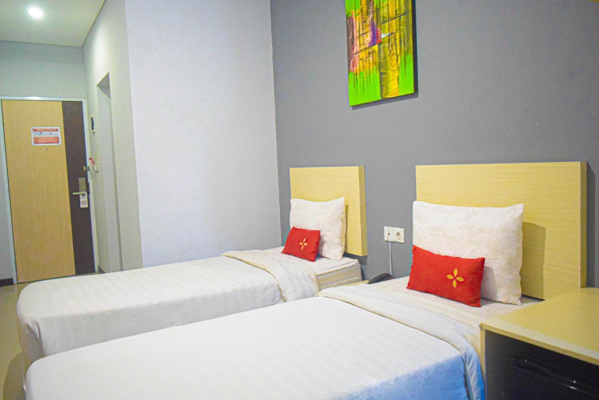 Valore Hotel Cimahi Buitenkant foto