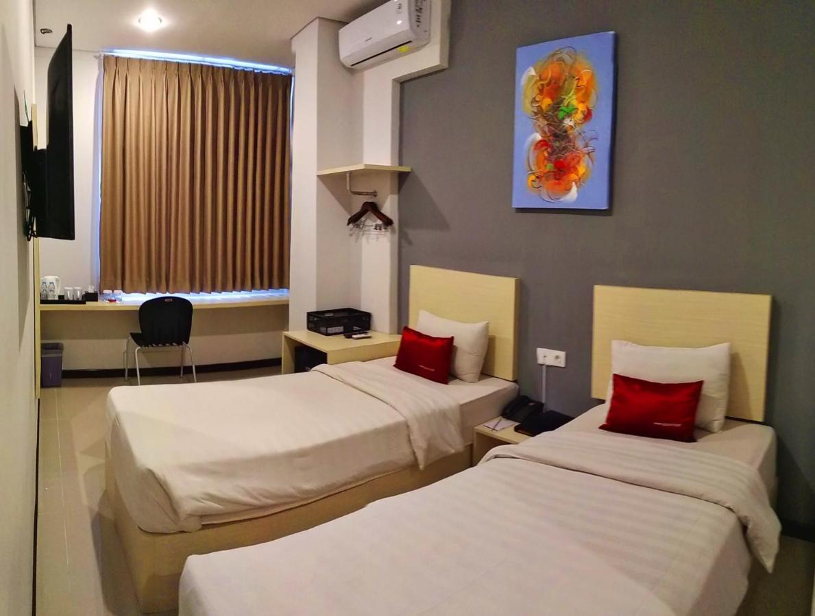 Valore Hotel Cimahi Buitenkant foto